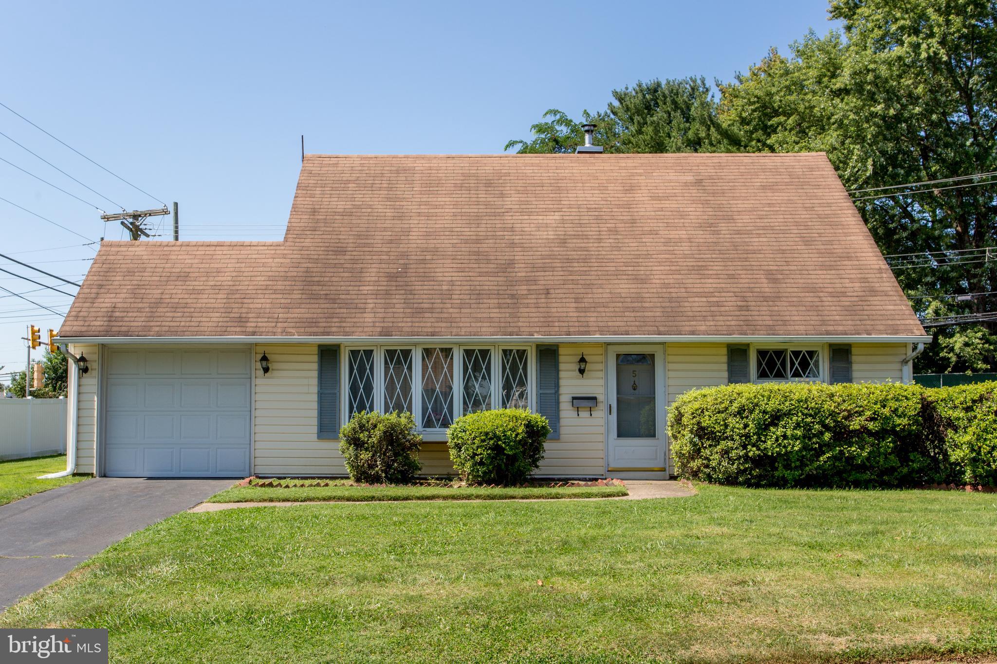 5 Cardinal Road Levittown, PA 19057 - Photo 1 of 23