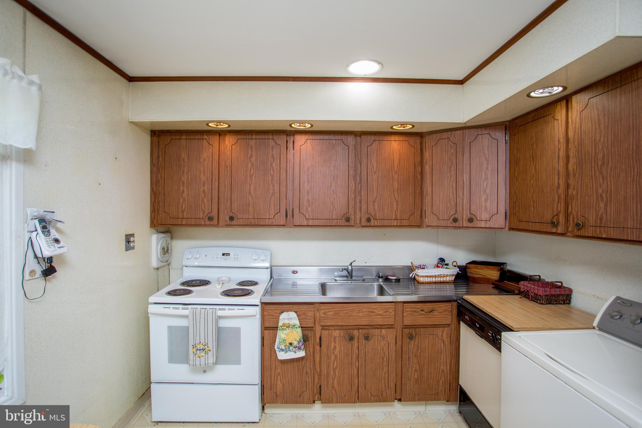 5 Cardinal Road Levittown, PA 19057 - Photo 16 of 23