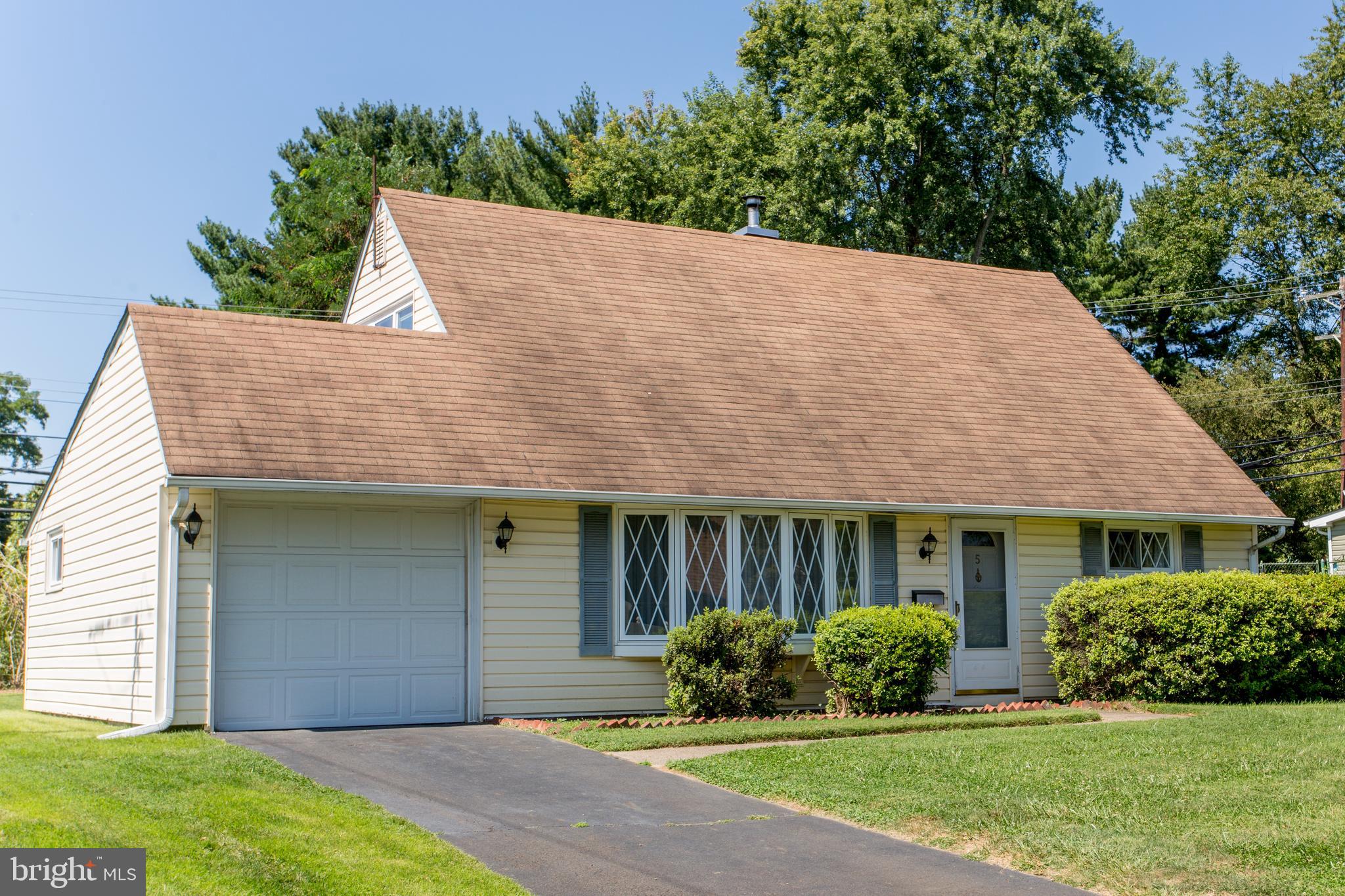 5 Cardinal Road Levittown, PA 19057 - Photo 4 of 23