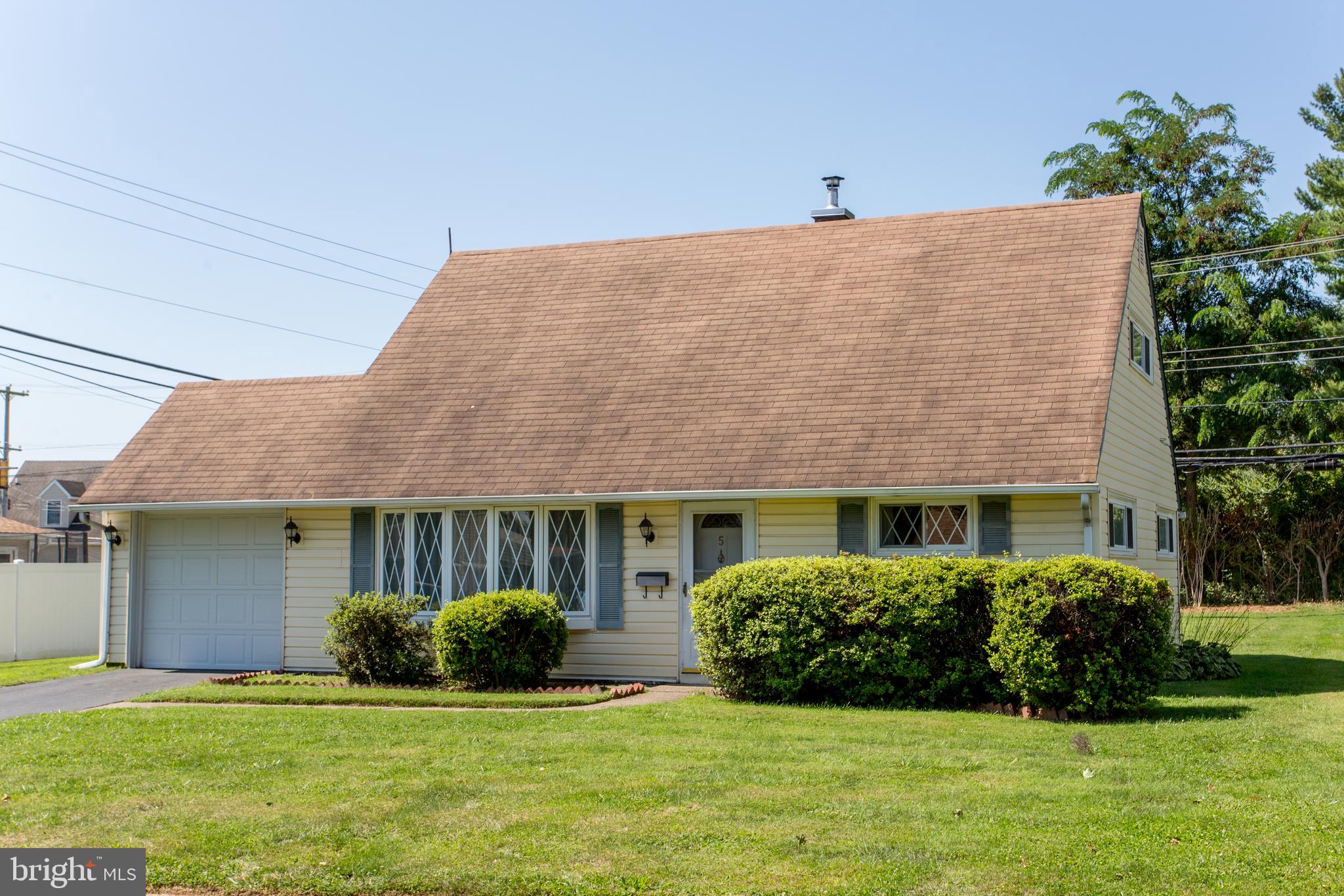 5 Cardinal Road Levittown, PA 19057 - Photo 5 of 23