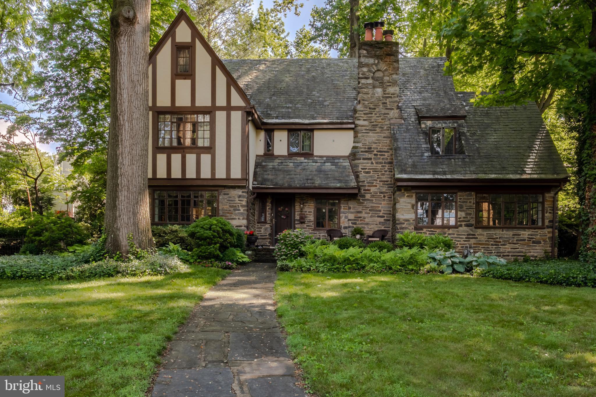 325 Valley Road Havertown, PA 19083 - Photo 1 of 42