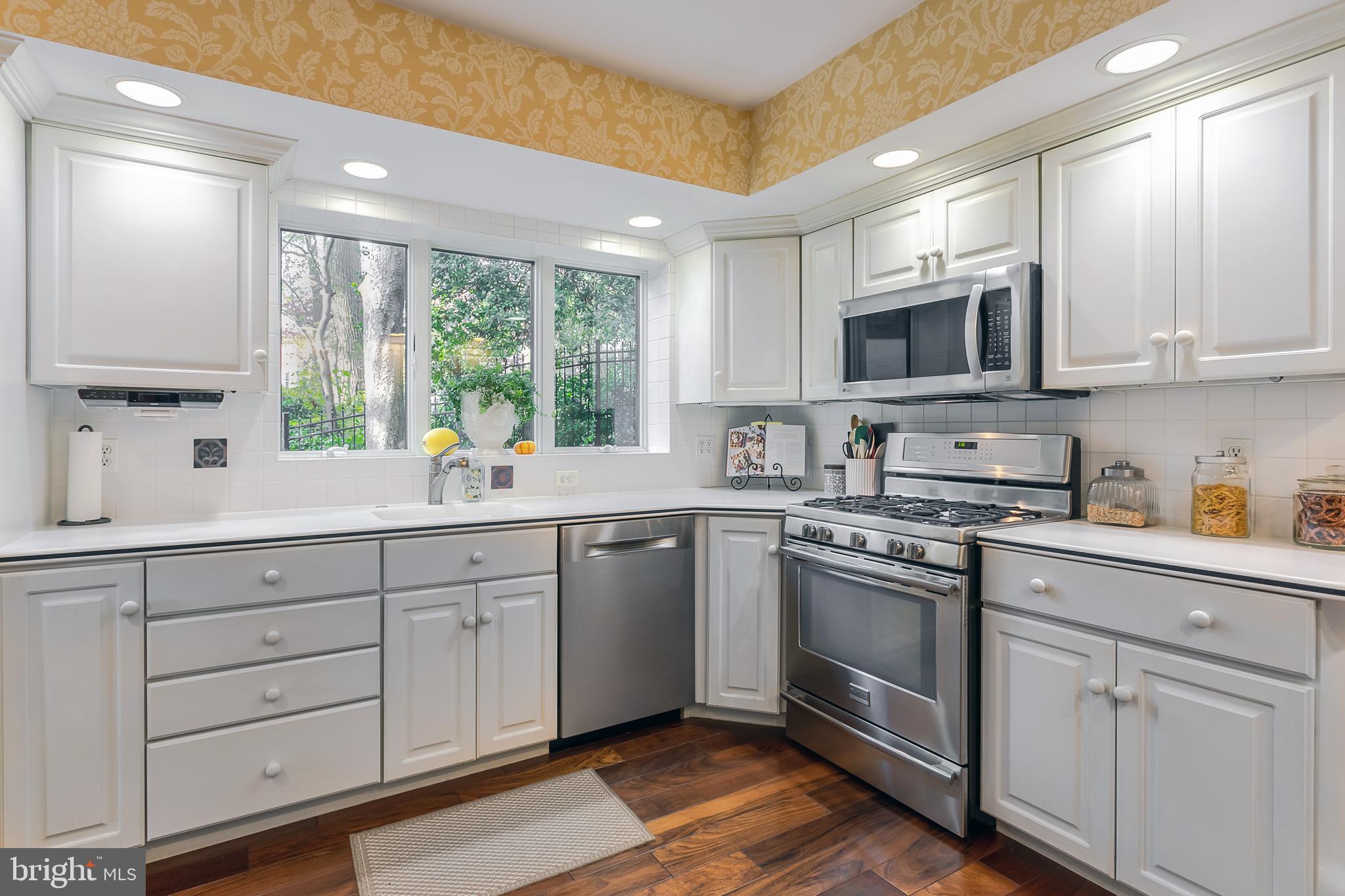 325 Valley Road Havertown, PA 19083 - Photo 17 of 42
