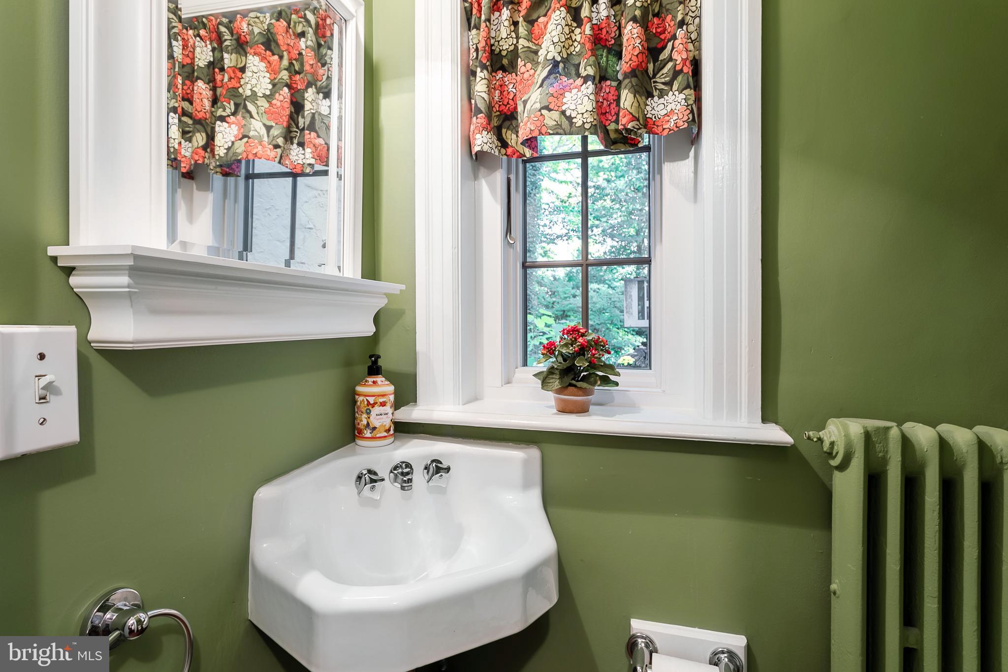 325 Valley Road Havertown, PA 19083 - Photo 19 of 42