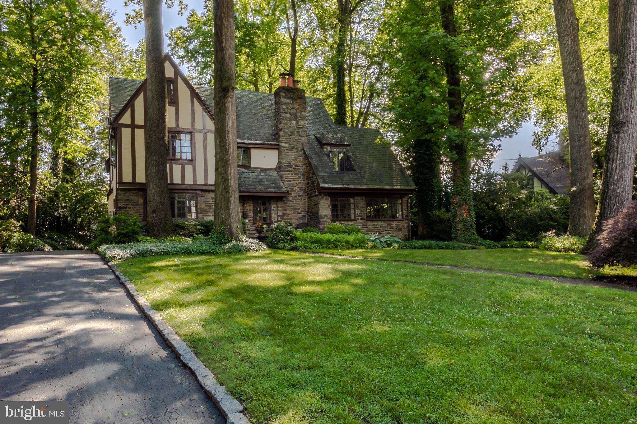 325 Valley Road Havertown, PA 19083 - Photo 3 of 42