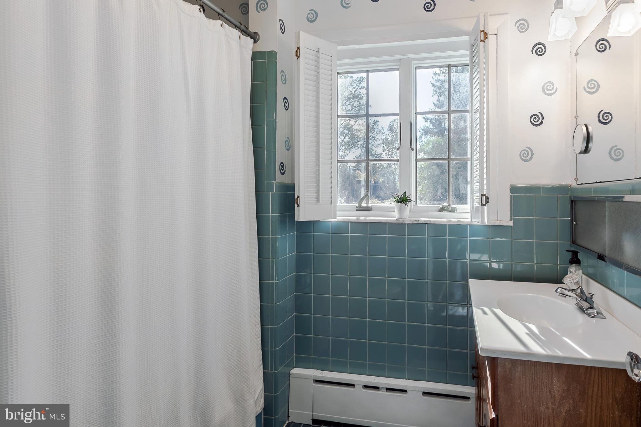 325 Valley Road Havertown, PA 19083 - Photo 31 of 42
