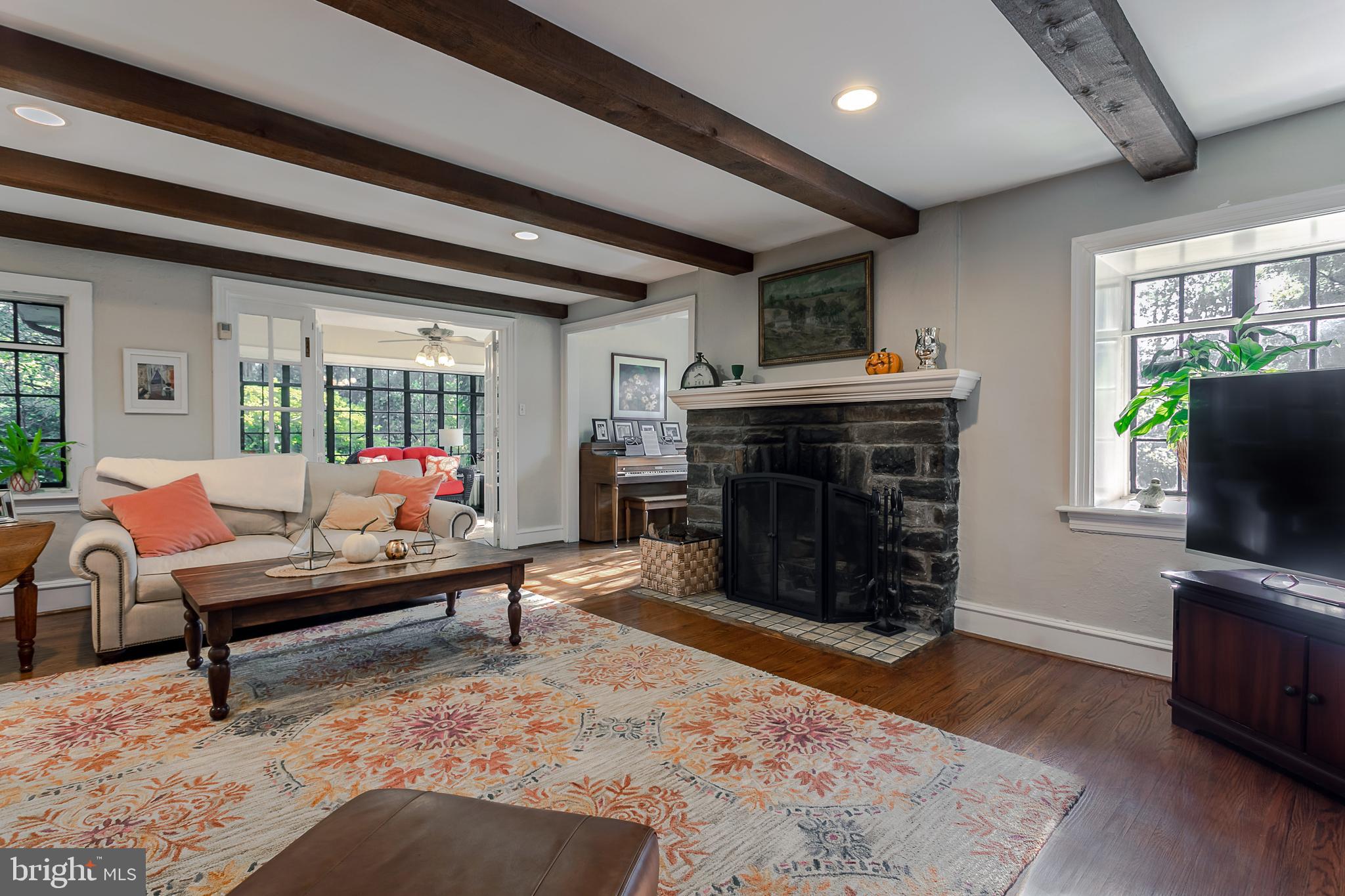 325 Valley Road Havertown, PA 19083 - Photo 7 of 42