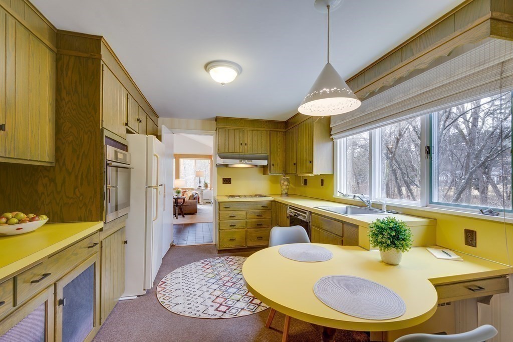 139 South Great Road Lincoln, MA 01773 - Photo 7 of 30 Gallery Image 7