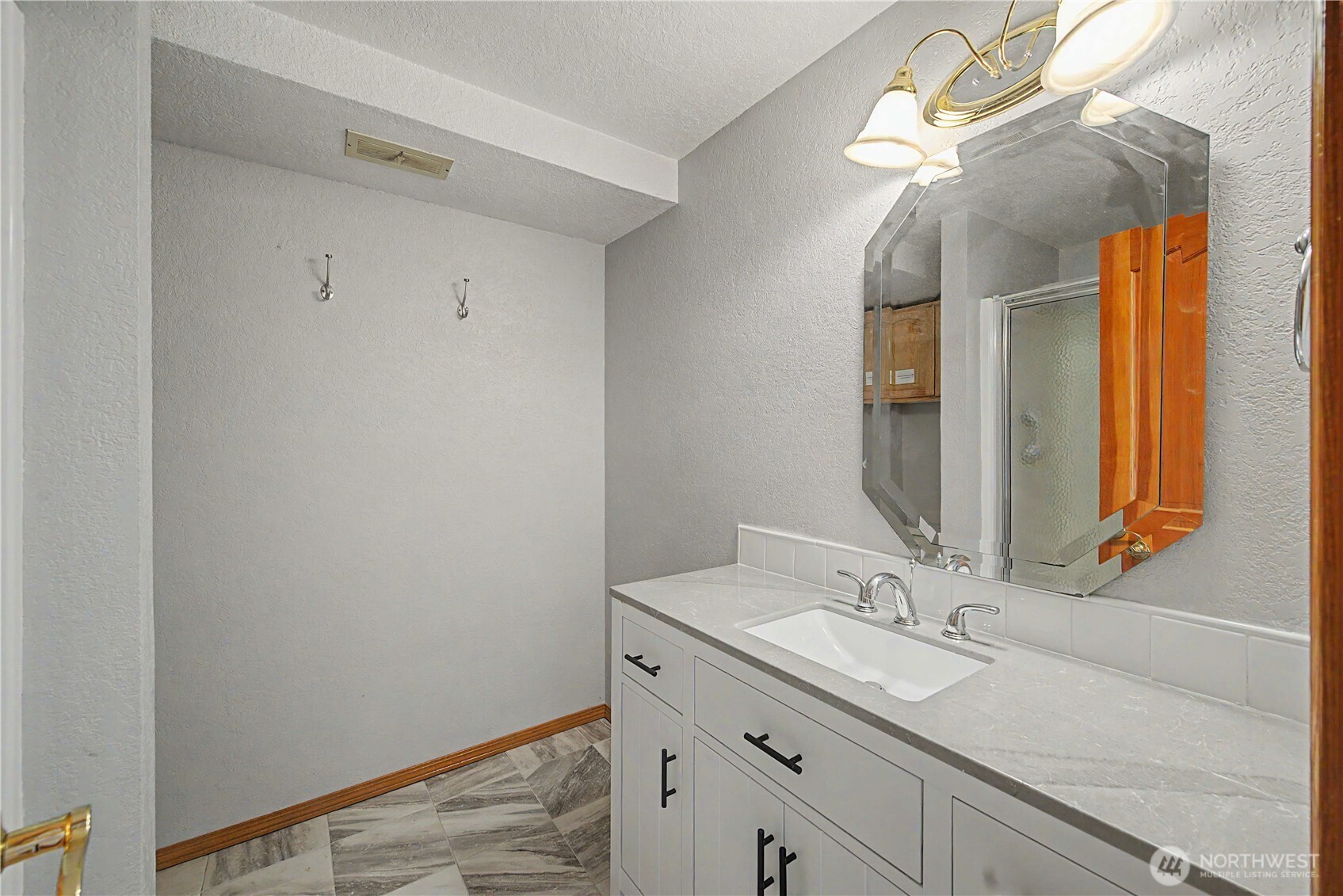 2410 South Lake Roesiger Road Snohomish, WA 98290 - Photo 19 of 40