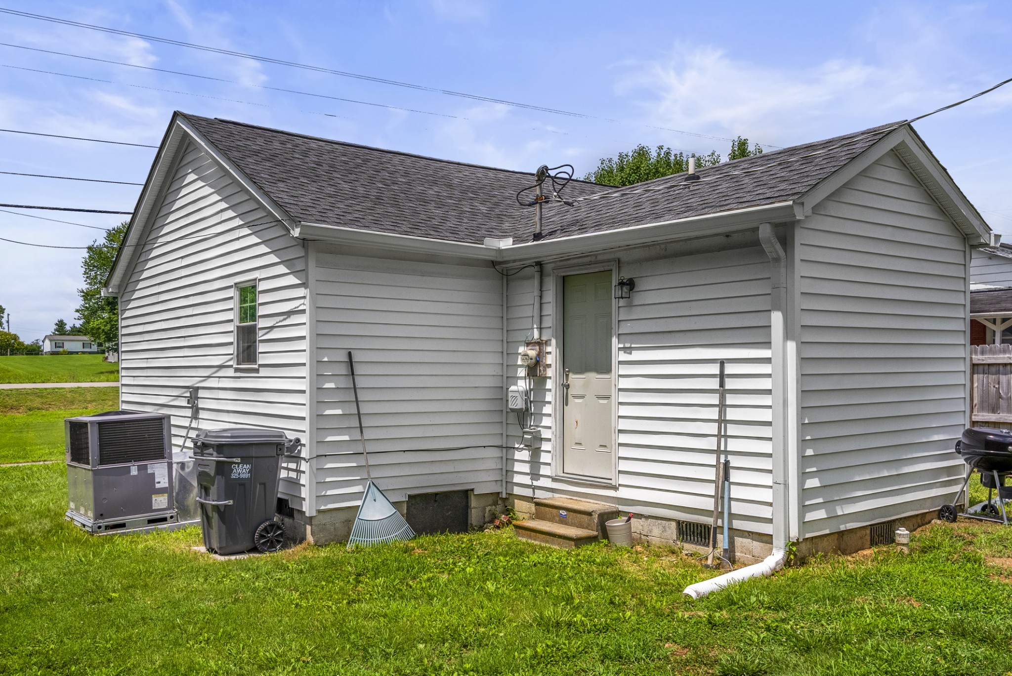 3240 Academy Road Portland, TN 37148 - Photo 28 of 39 a front view of a house with garden