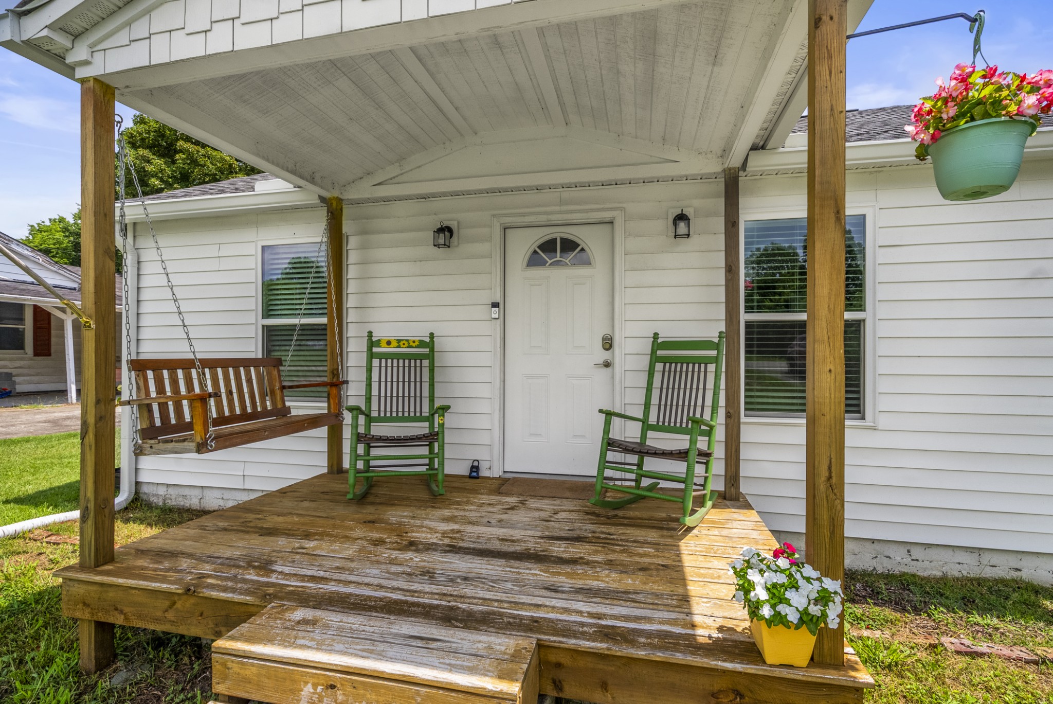 3240 Academy Road Portland, TN 37148 - Photo 5 of 39 a view of house with wooden floor and a potted plant