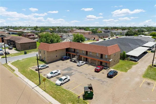 $1,389,000 | 301-303 South Palm Drive, Pharr, TX 78577