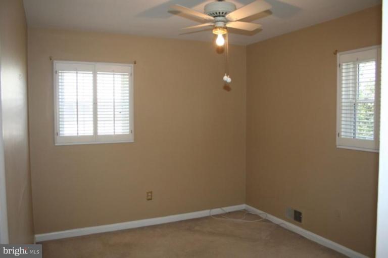 2906 Farm Road Alexandria, VA 22302 - Photo 18 of 18 Sitting Room