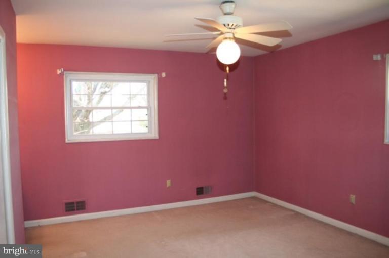 2906 Farm Road Alexandria, VA 22302 - Photo 6 of 18 Master Bedroom