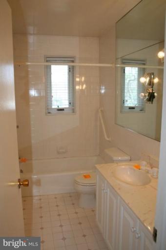 2906 Farm Road Alexandria, VA 22302 - Photo 9 of 18 Bath #2