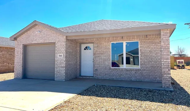 $1,450 | 7441 4th Street, Lubbock, TX 79416