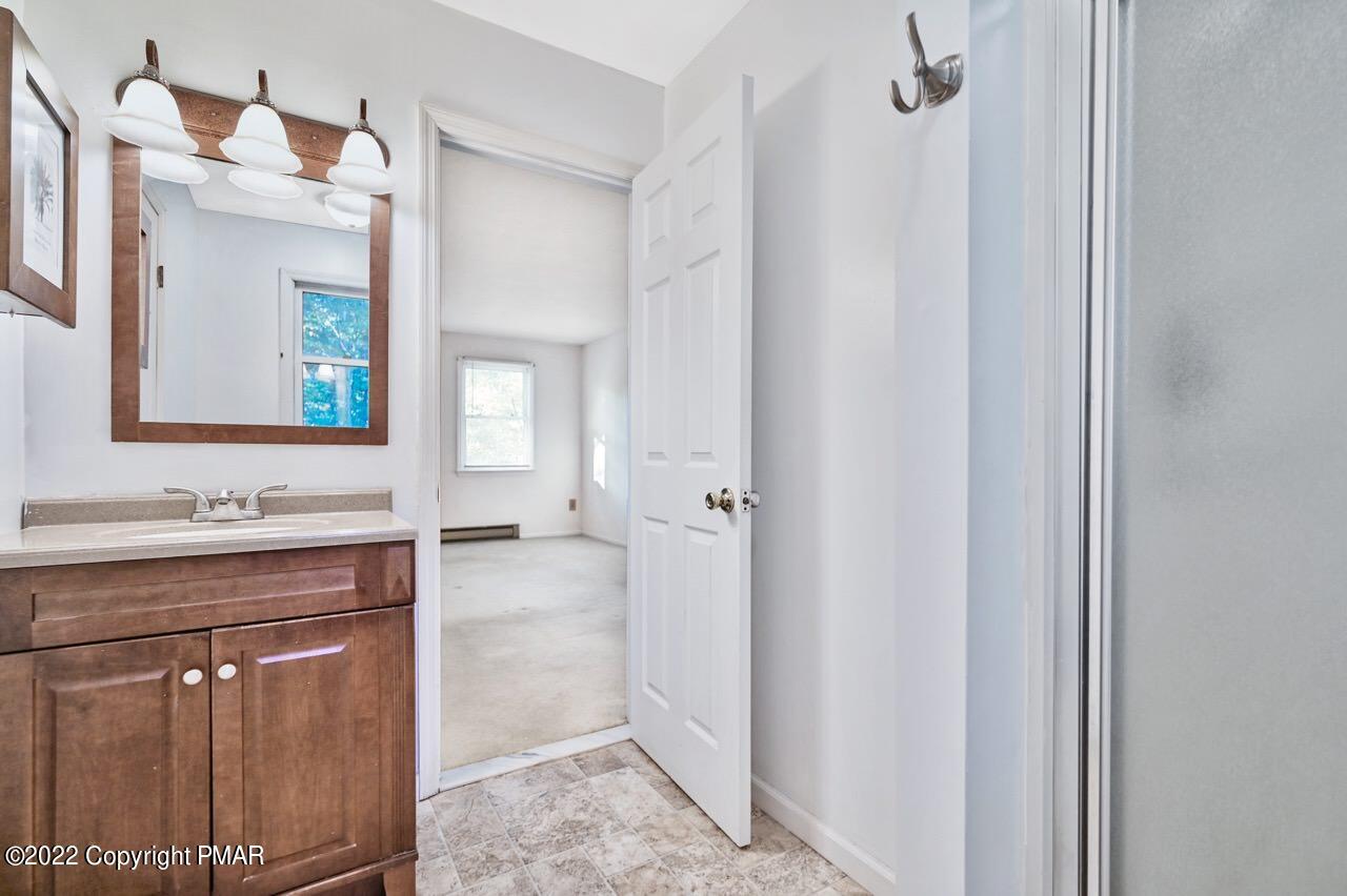 256 Middle Road Tannersville, PA 18372 - Photo 28 of 47 Master Bathroom