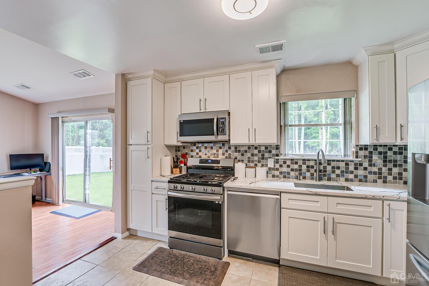 6 Sagamore Avenue South Edison, NJ 08820 - Photo 5 of 34