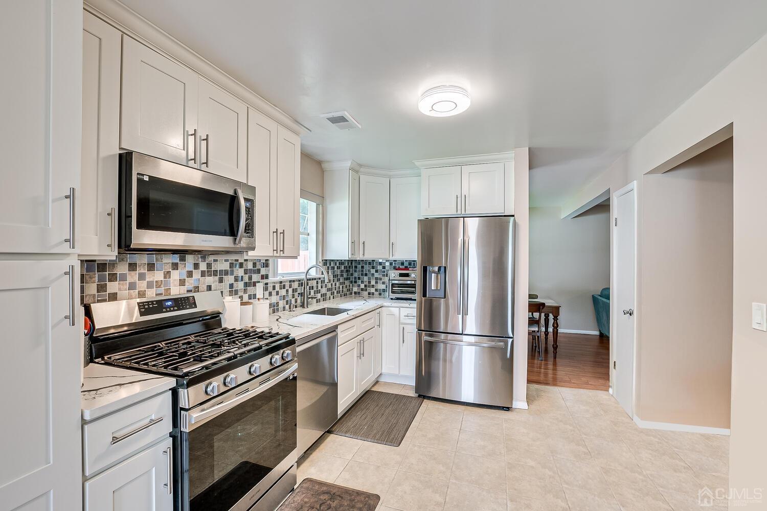 6 Sagamore Avenue South Edison, NJ 08820 - Photo 6 of 34