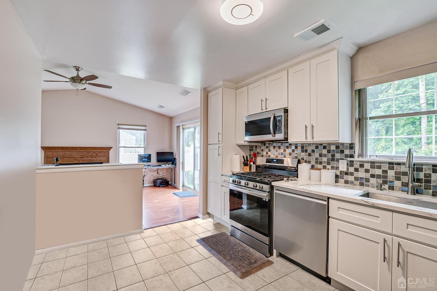 6 Sagamore Avenue South Edison, NJ 08820 - Photo 7 of 34