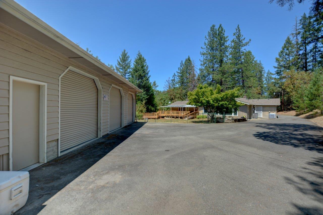 1353 Summit Loop Grants Pass, OR 97527 - Photo 41 of 58 DSC_1576_7_8