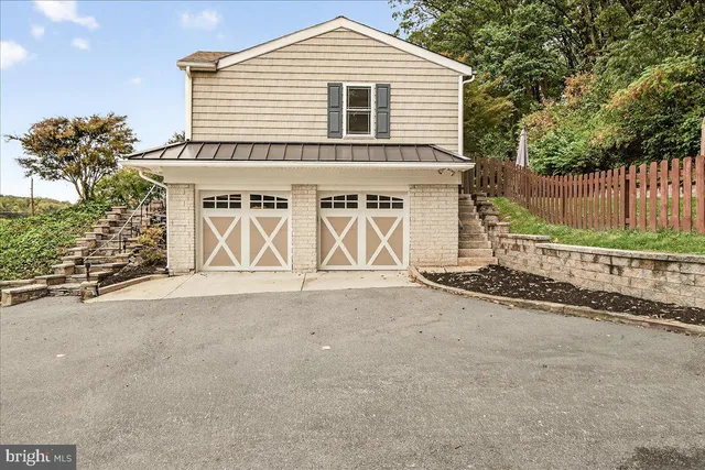 a building with cars parked in front of it