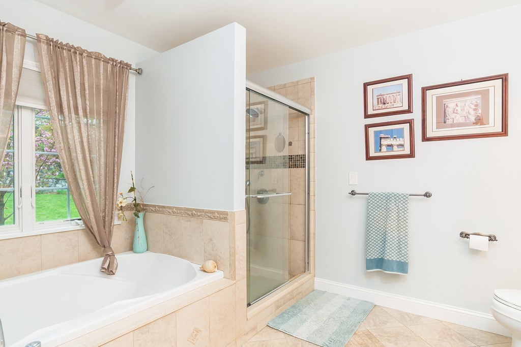 19 Thomas Road Lynnfield, MA 01940 - Photo 11 of 30 Gallery Image 11