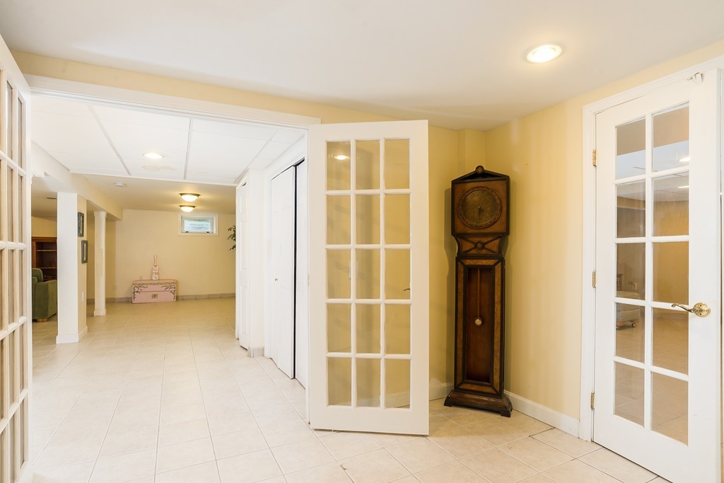 19 Thomas Road Lynnfield, MA 01940 - Photo 17 of 30 Gallery Image 17