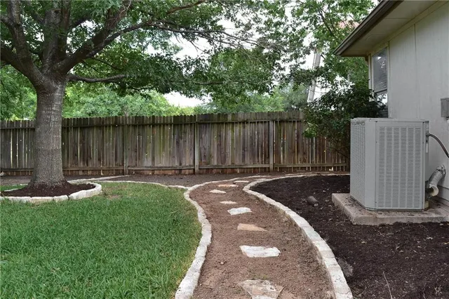 $1,995 | 1711 Chamois Knoll, Round Rock, TX 78664