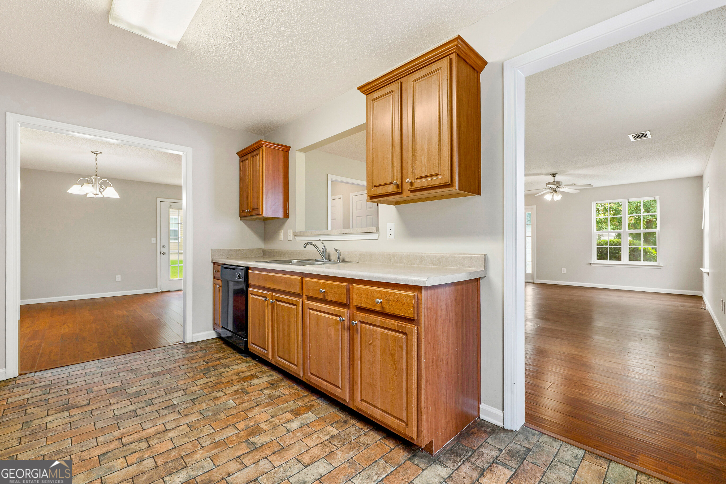 7537 Congregation Street Fairburn, GA 30213 - Photo 10 of 28 Gallery Image 10