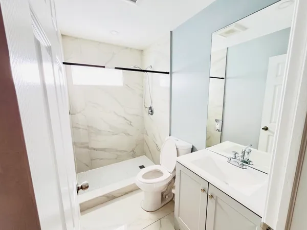 $2,700 | 909 North C Street, Lake Worth Beach, FL 33460