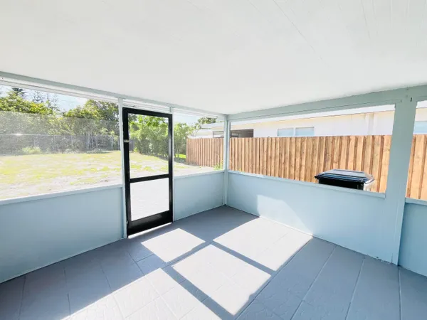 $2,700 | 909 North C Street, Lake Worth Beach, FL 33460