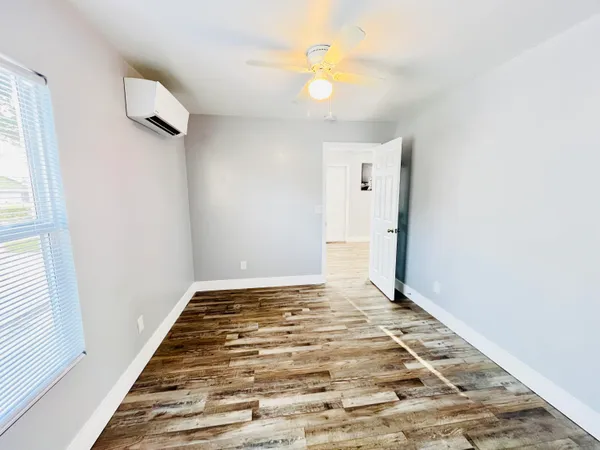 $2,700 | 909 North C Street, Lake Worth Beach, FL 33460