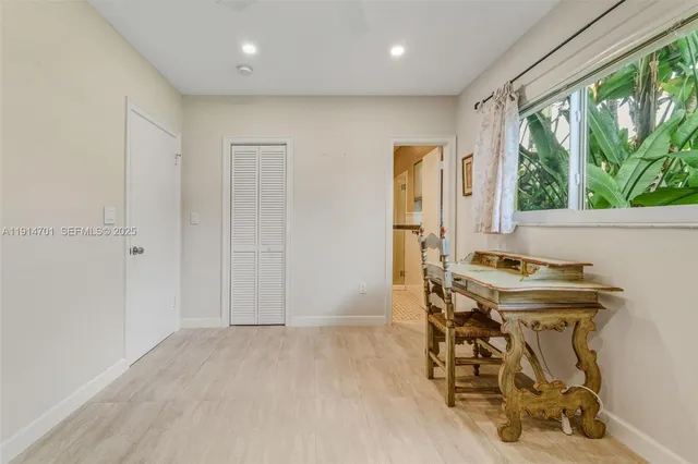 a view of a yard with plants