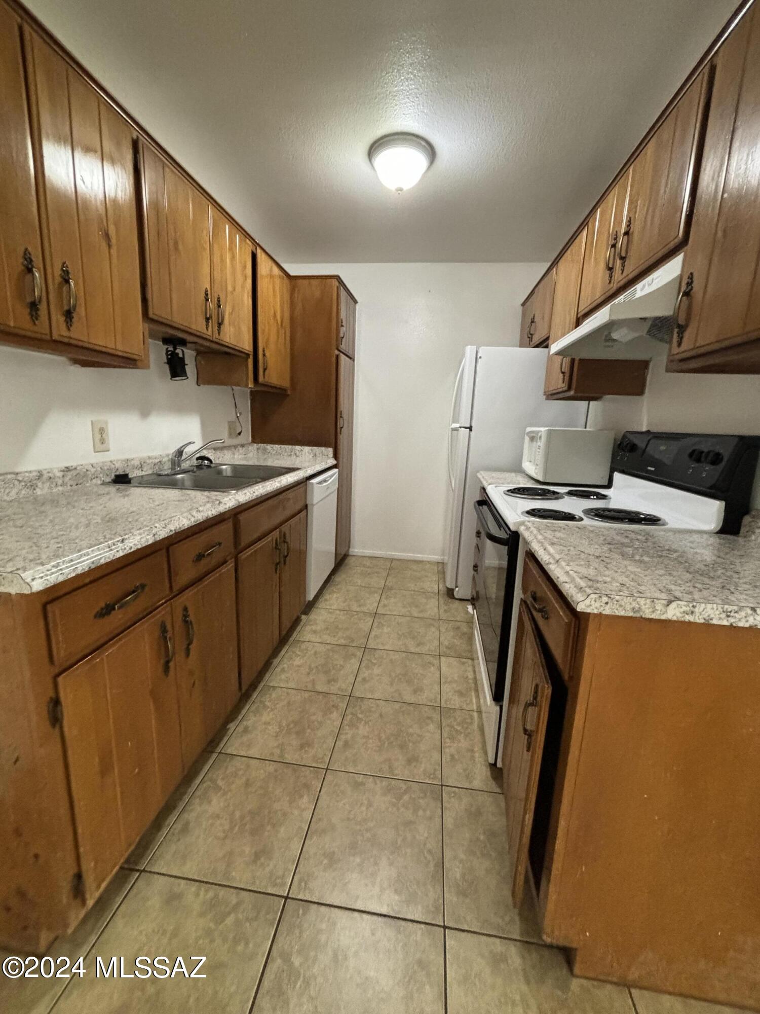 6615 East Golf Links Road, Unit 2 Tucson, AZ 85730 - Photo 5 of 12