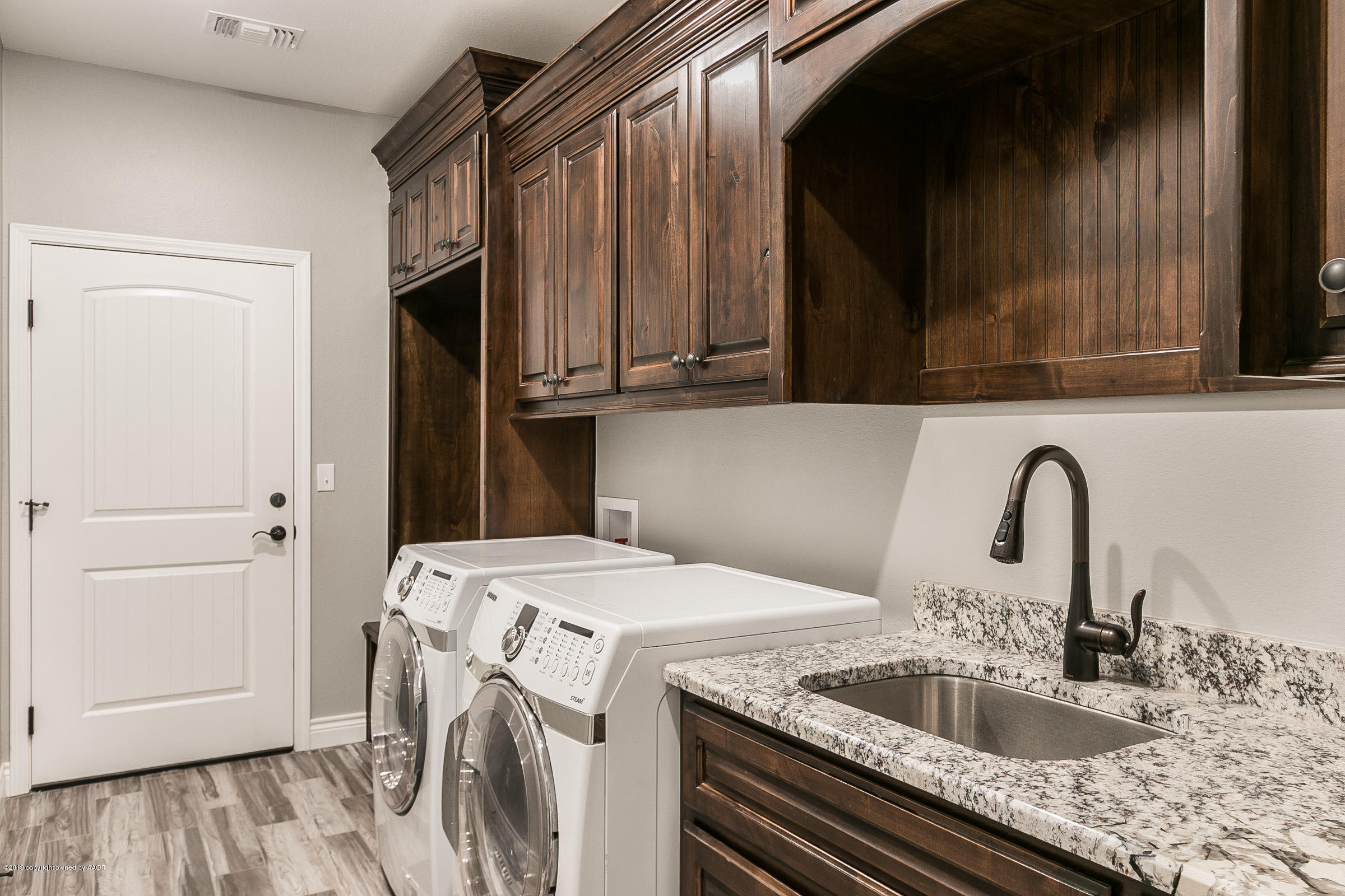 18500 Willow Way Road Amarillo, TX 79124 - Photo 23 of 28 Utility Room