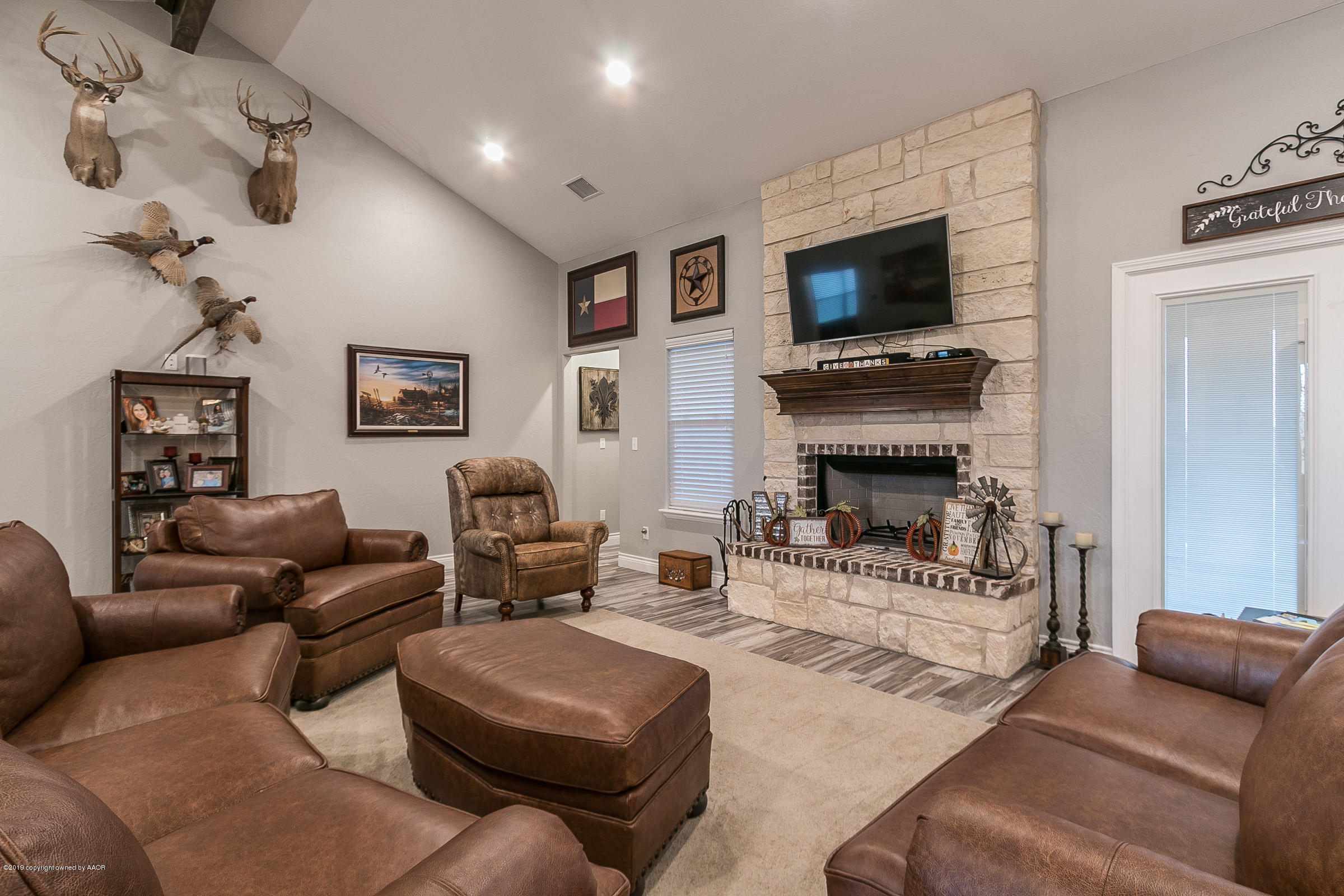18500 Willow Way Road Amarillo, TX 79124 - Photo 6 of 28 Living Room 3