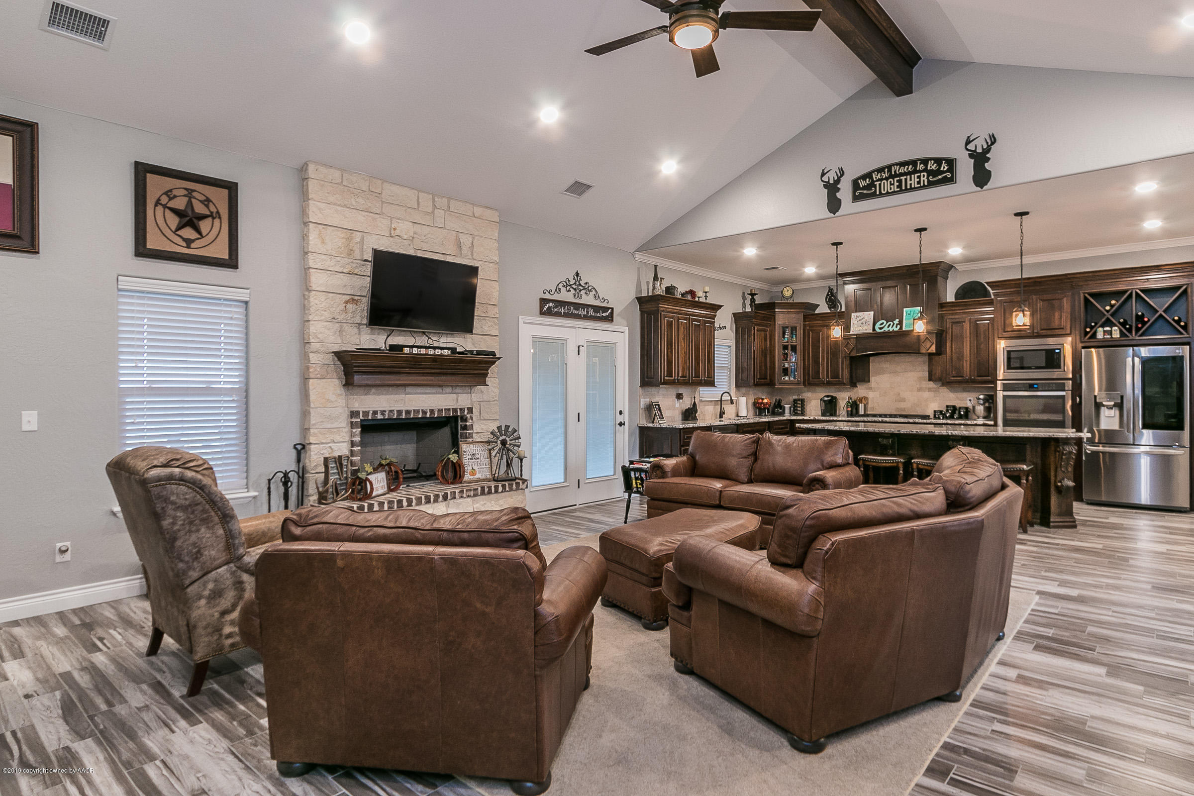18500 Willow Way Road Amarillo, TX 79124 - Photo 7 of 28 Living Room 2
