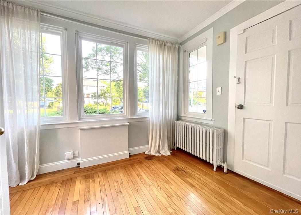 306 Soundview Avenue, Unit RIGHT Mamaroneck, NY 10543 - Photo 4 of 28 Sun room/home office