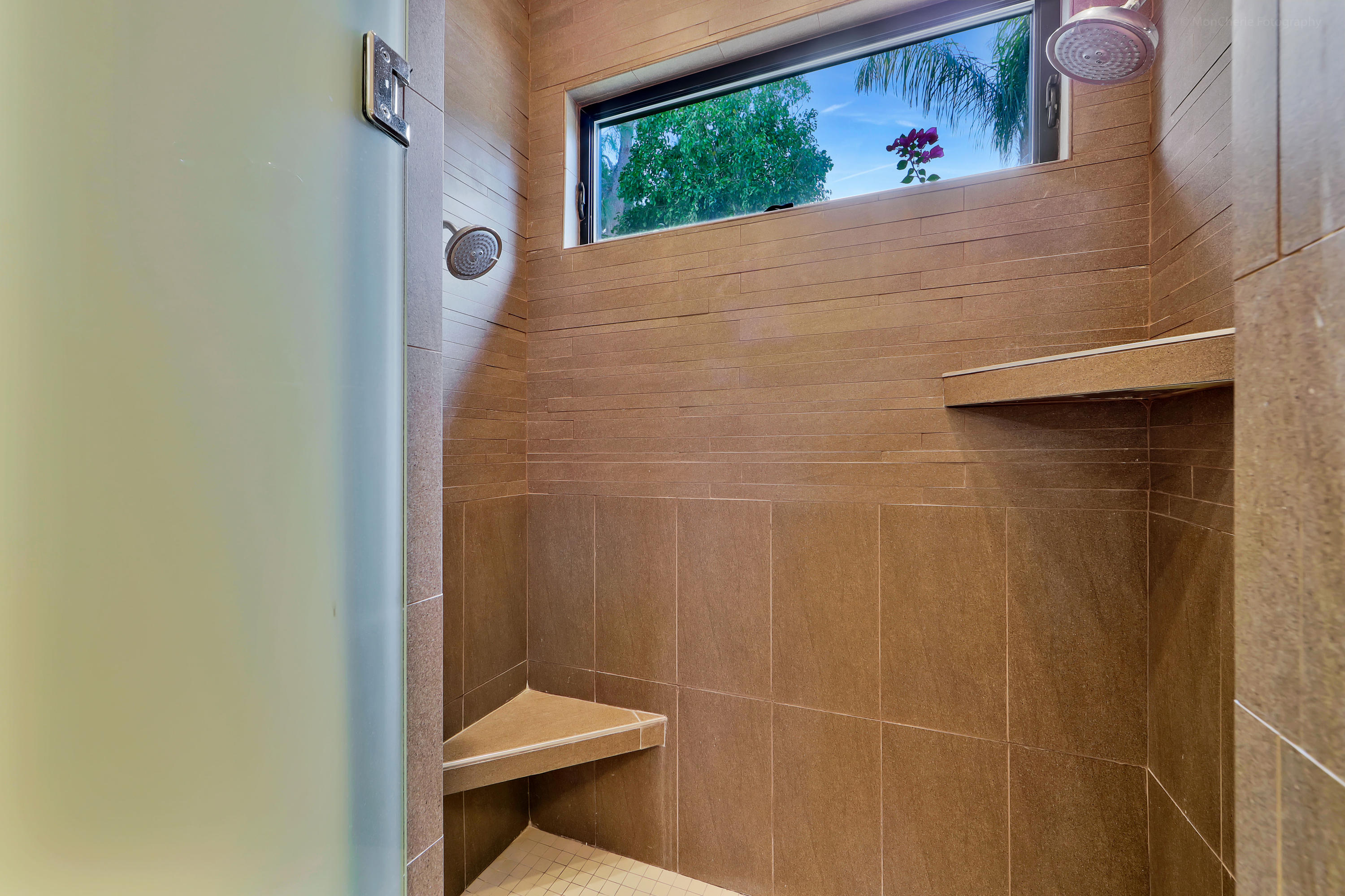 73487 Haystack Road Palm Desert, CA 92260 - Photo 22 of 27 a bathroom with a toilet