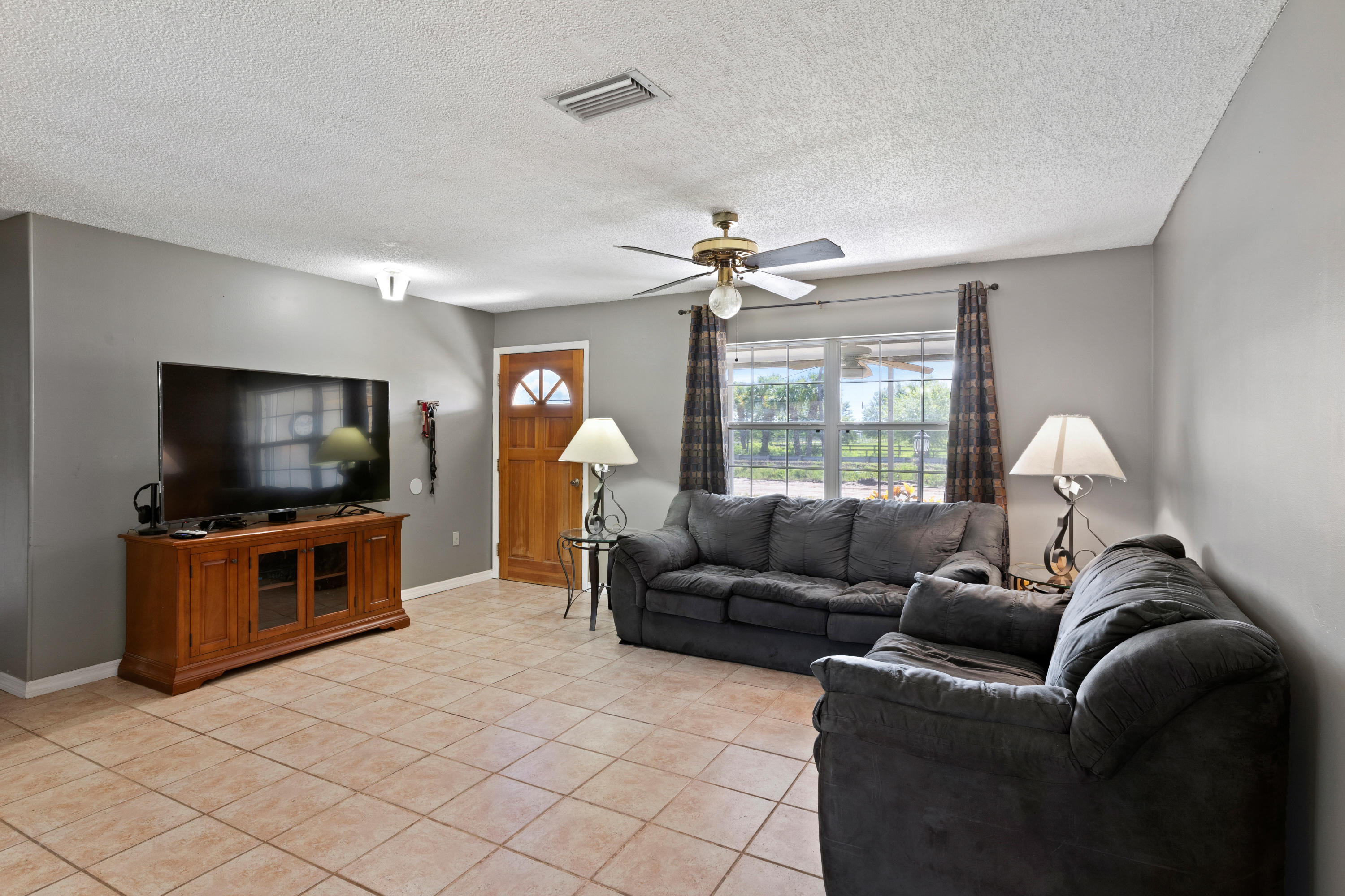 2135 South Brocksmith Road Fort Pierce, FL 34945 - Photo 4 of 8 Living room
