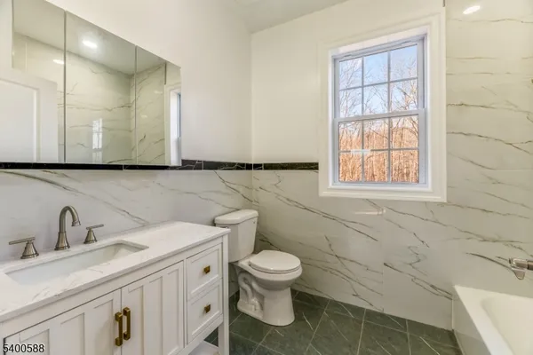 $1,350,000 | 28 King George Road, Warren, NJ 07059