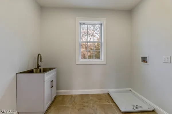 $1,350,000 | 28 King George Road, Warren, NJ 07059