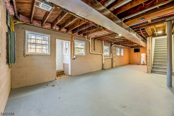 $1,350,000 | 28 King George Road, Warren, NJ 07059