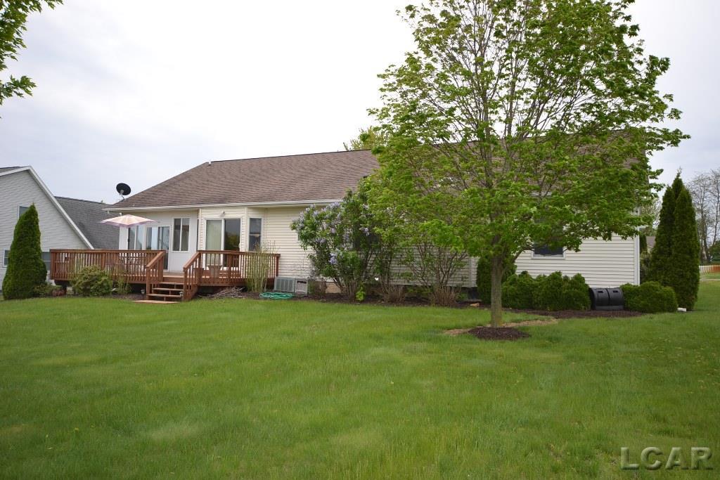 3167 Cobblestone Ridge Tecumseh, MI 49286 - Photo 19 of 23 31348110-18.JPG
