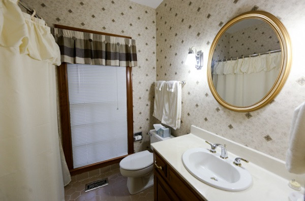 2009 Countrywood Road North Raleigh, NC 27615 - Photo 9 of 19 Bathroom
