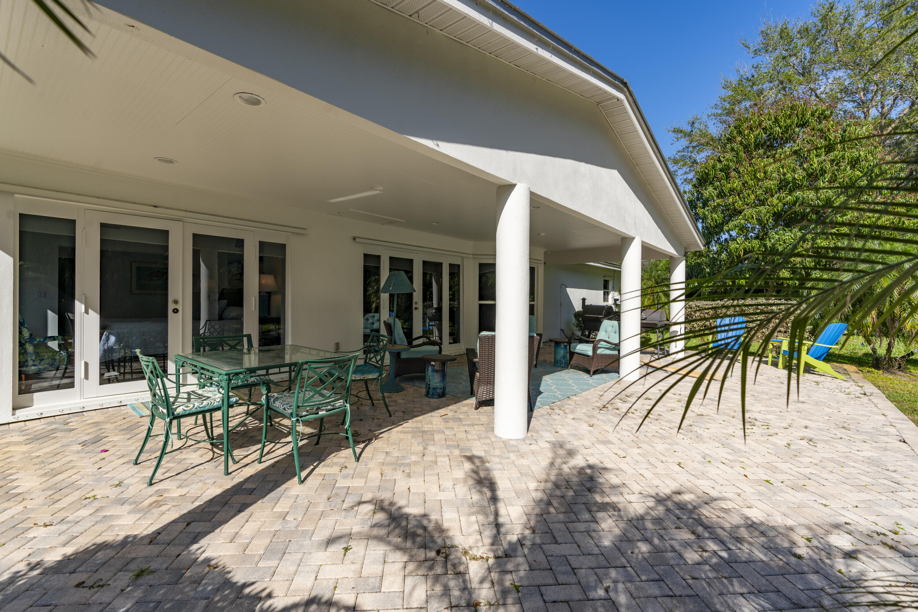 736 Iris Lane Vero Beach, FL 32963 - Photo 3 of 54 iPixx_002_3