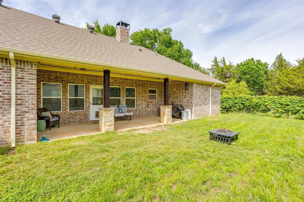 739 County Road 3696 Springtown, TX 76082 - Photo 32 of 39