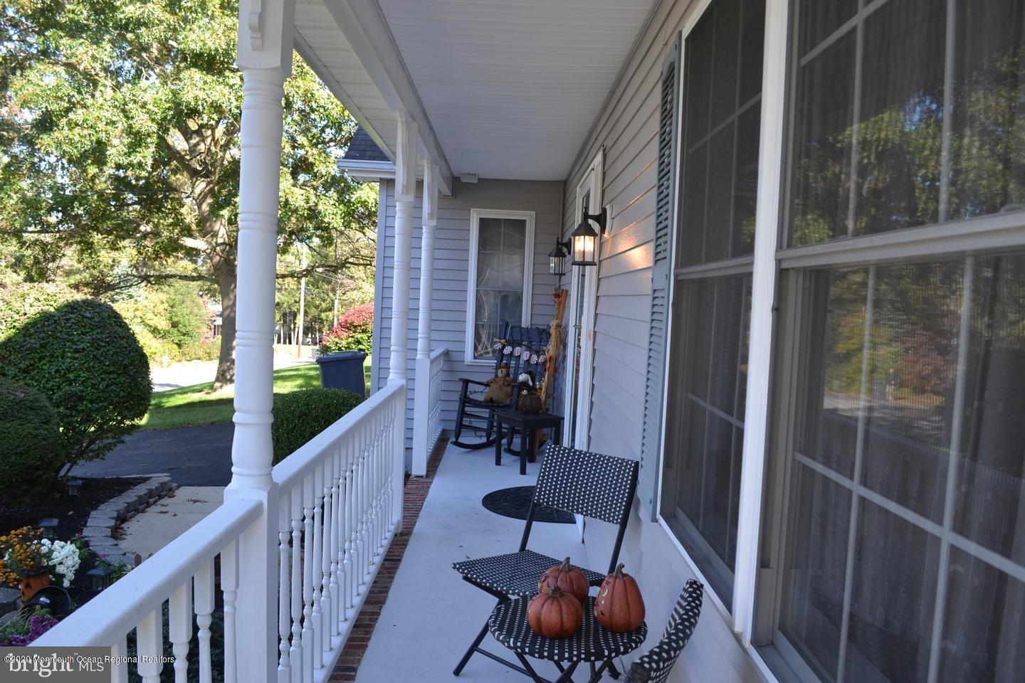 125 Brigantine Road Manahawkin, NJ 08050 - Photo 4 of 72 4