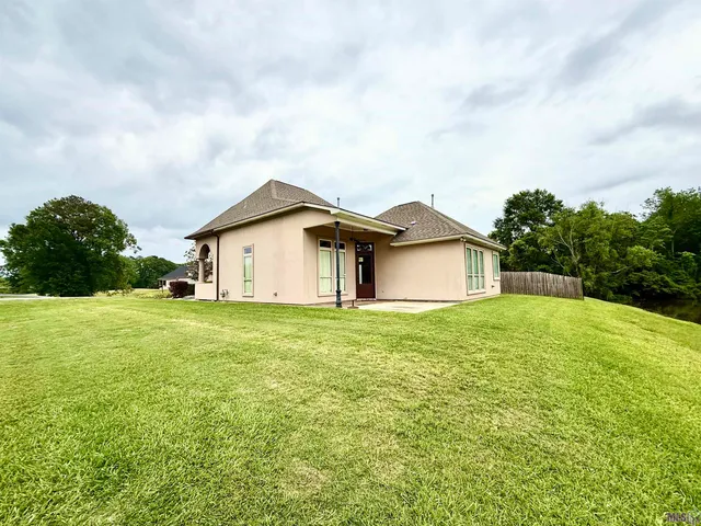 $412,500 | 9528 Sawgrass Boulevard, Denham Springs, LA 70726