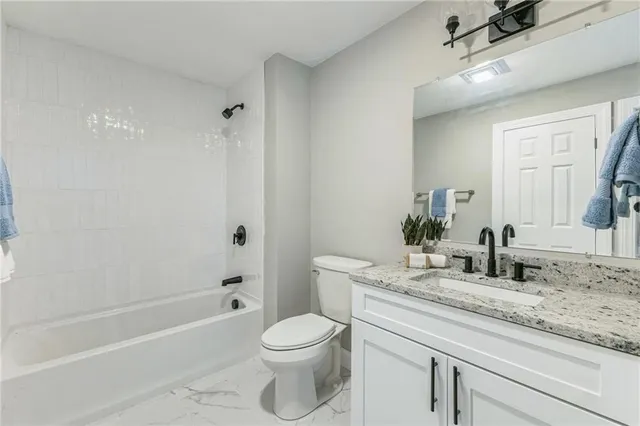 $649,900 | 2 Old County Vlg Way, Unit A, Smithfield, RI 02917